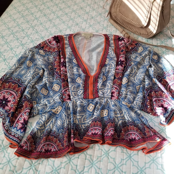 Boho Flutter Sleeve Blouse - Picture 8 of 9